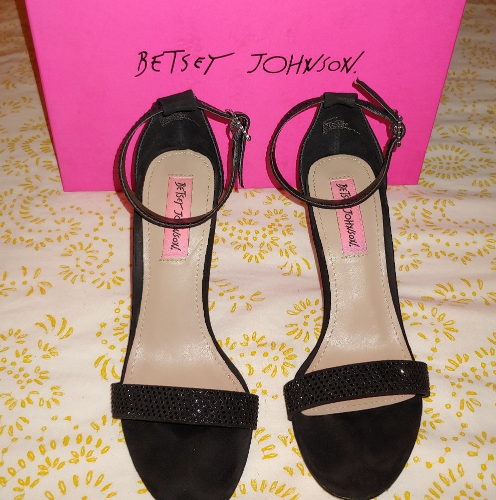 ✨HOST PICK✨Betsy Johnson Heel - Picture 2 of 4